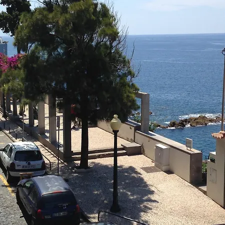 Vitorina Corte 2* Funchal (Madeira)